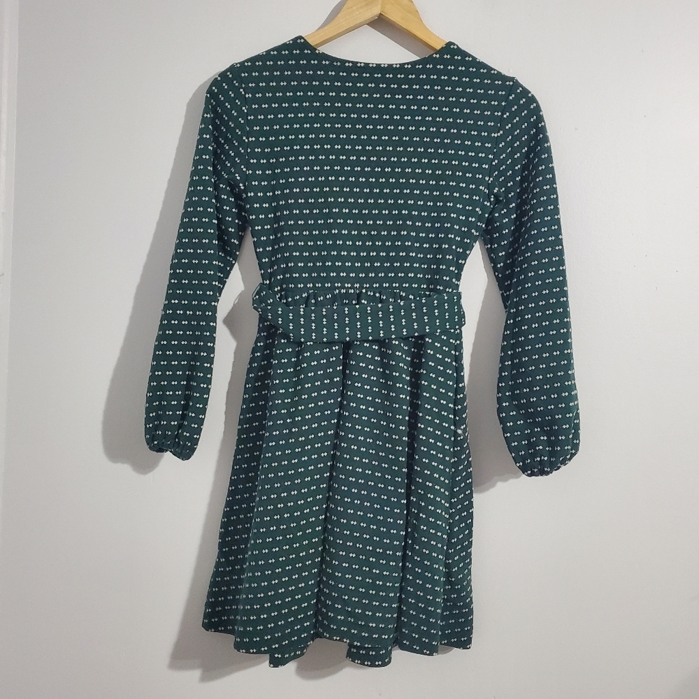 Green Patterned V-Neck Long-Sleeve Wrap Dress - Picture 7 of 12